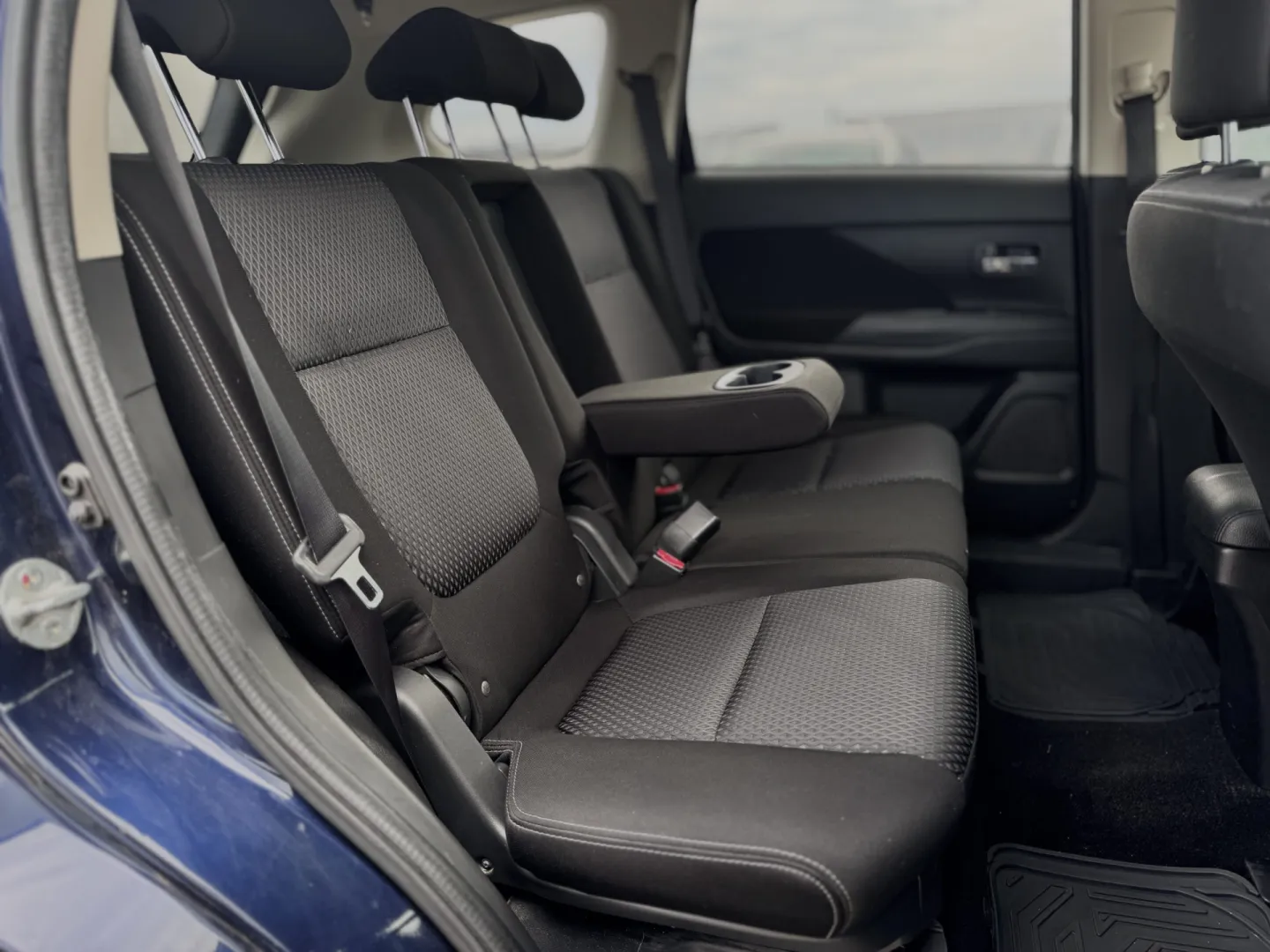 Cumpara/ Vinde online Mitsubishi Outlander 2017 SH, la cel mai bun pret pentru tine!