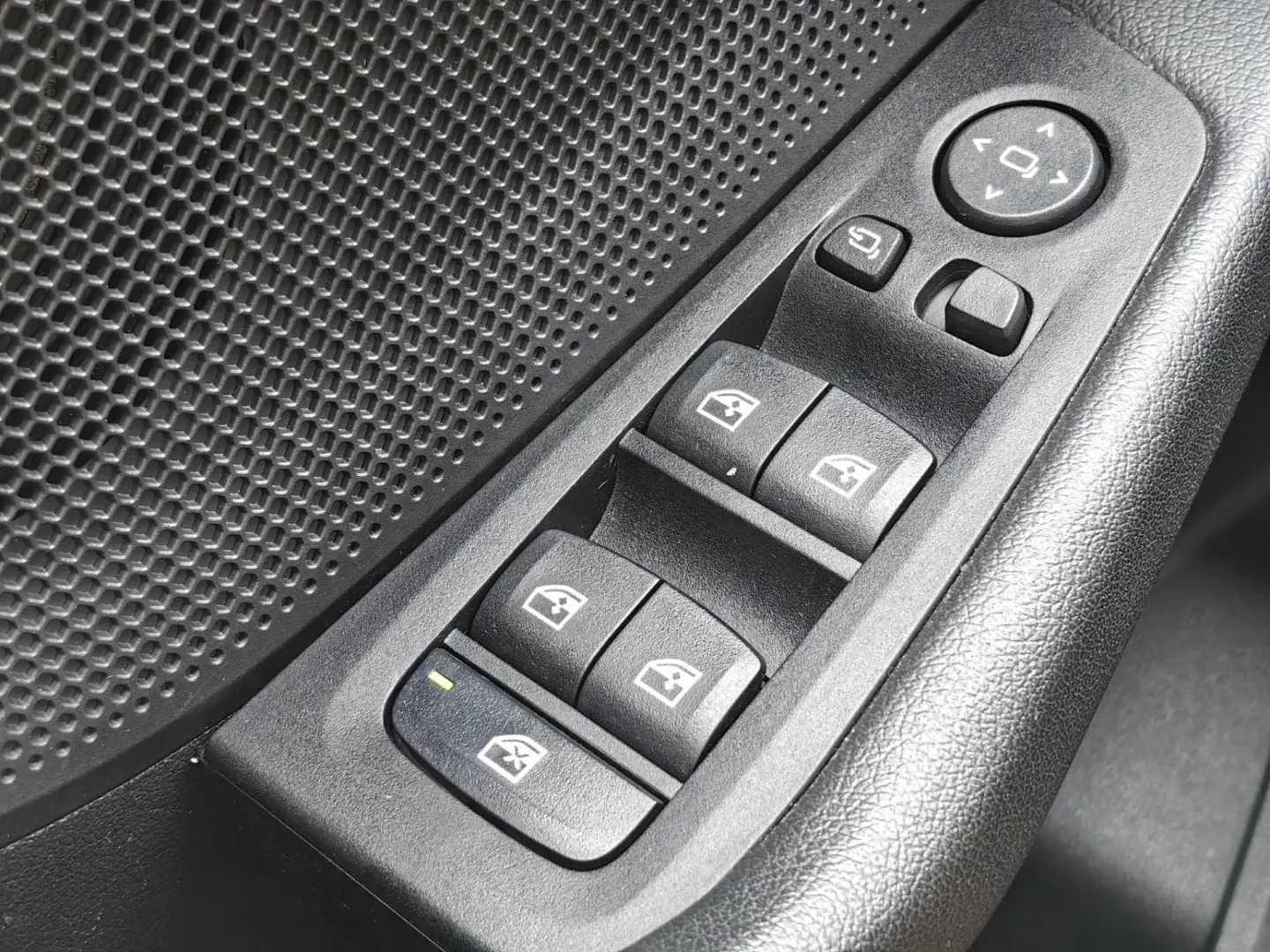 Cumpara/ Vinde online BMW 1 Series 2022 SH, la cel mai bun pret pentru tine!