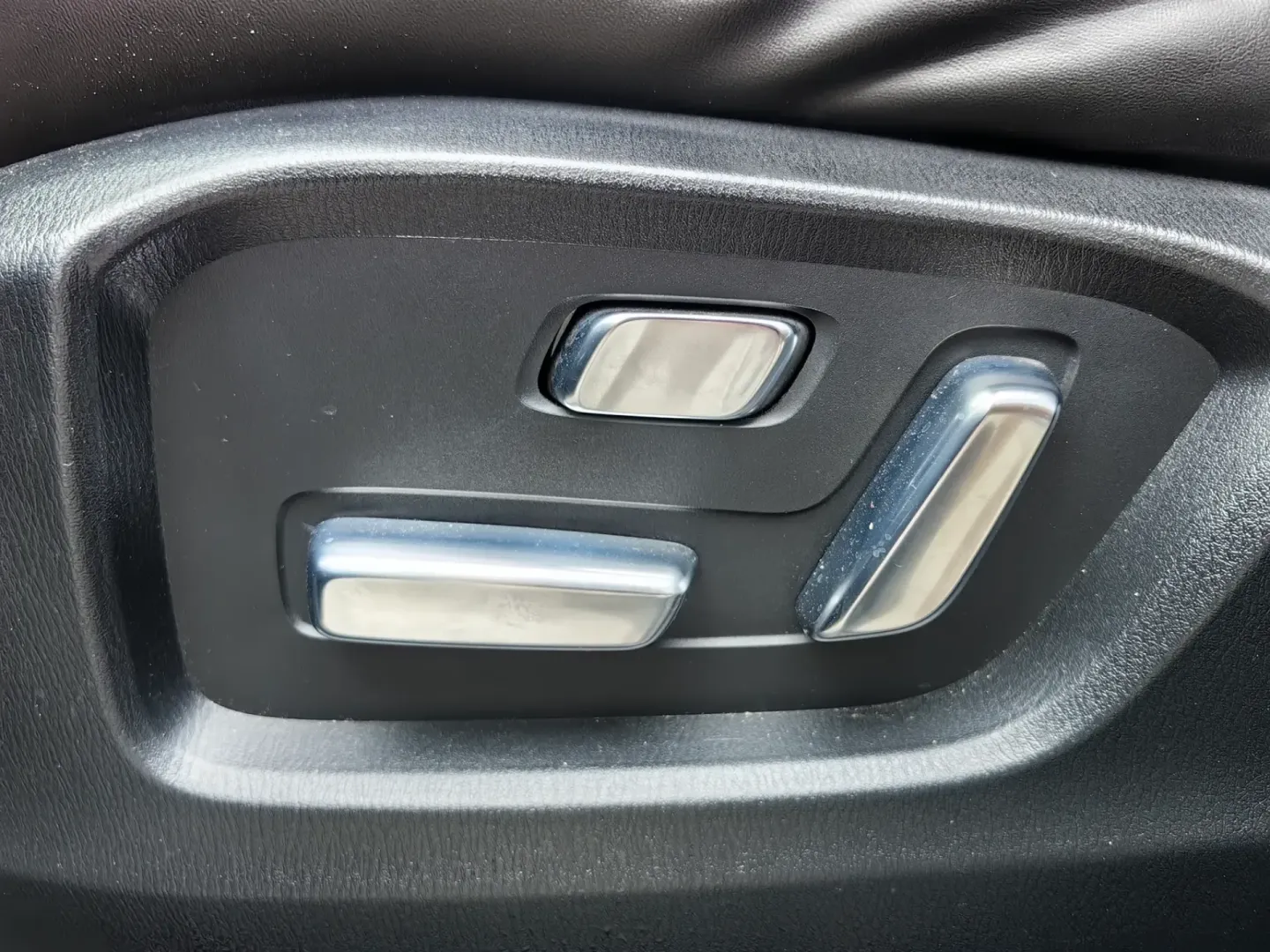 Cumpara/ Vinde online Mazda 5 2023 SH, la cel mai bun pret pentru tine!