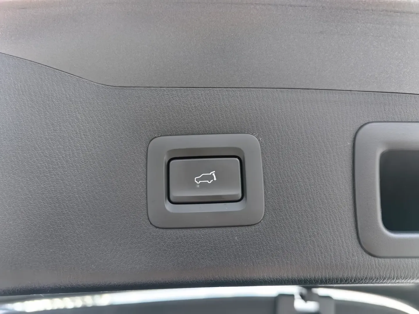 Cumpara/ Vinde online Mazda 5 2023 SH, la cel mai bun pret pentru tine!
