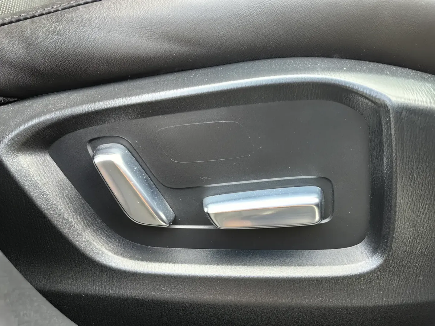 Cumpara/ Vinde online Mazda 5 2023 SH, la cel mai bun pret pentru tine!