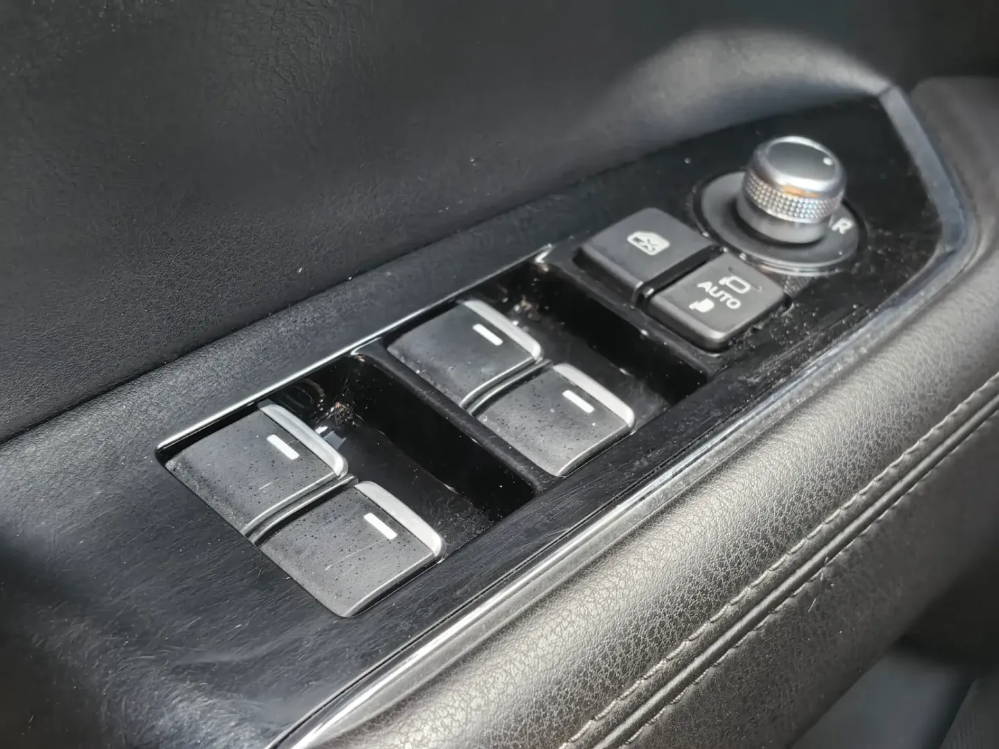 Cumpara/ Vinde online Mazda 5 2023 SH, la cel mai bun pret pentru tine!