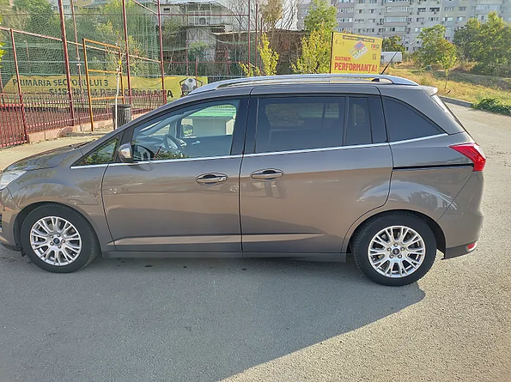 Cumpără / Vinde Ford Grand C-Max 2012 SH, la cel mai bun pret pentru tine!