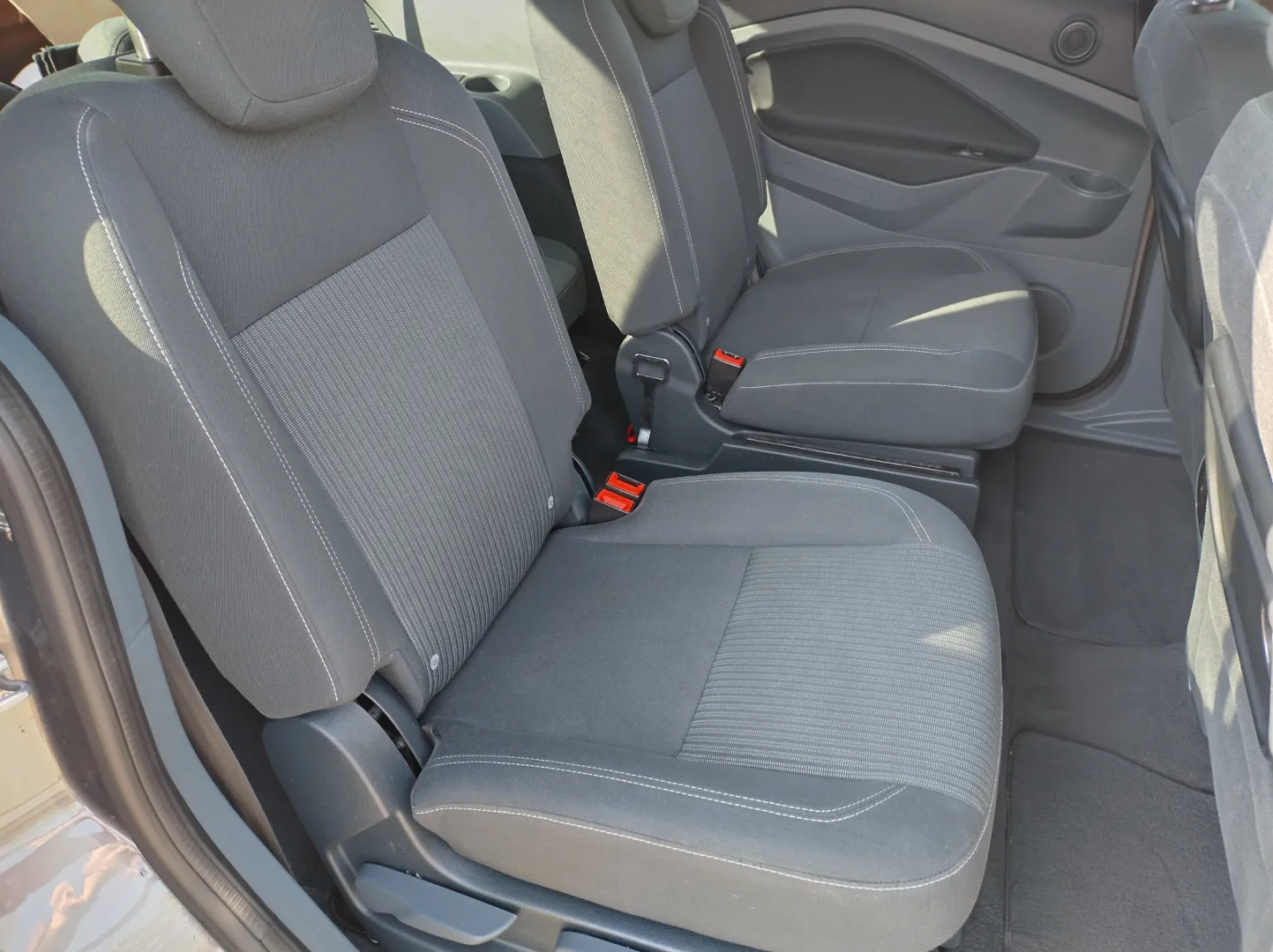 Cumpara/ Vinde online Ford Grand C-Max 2012 SH, la cel mai bun pret pentru tine!