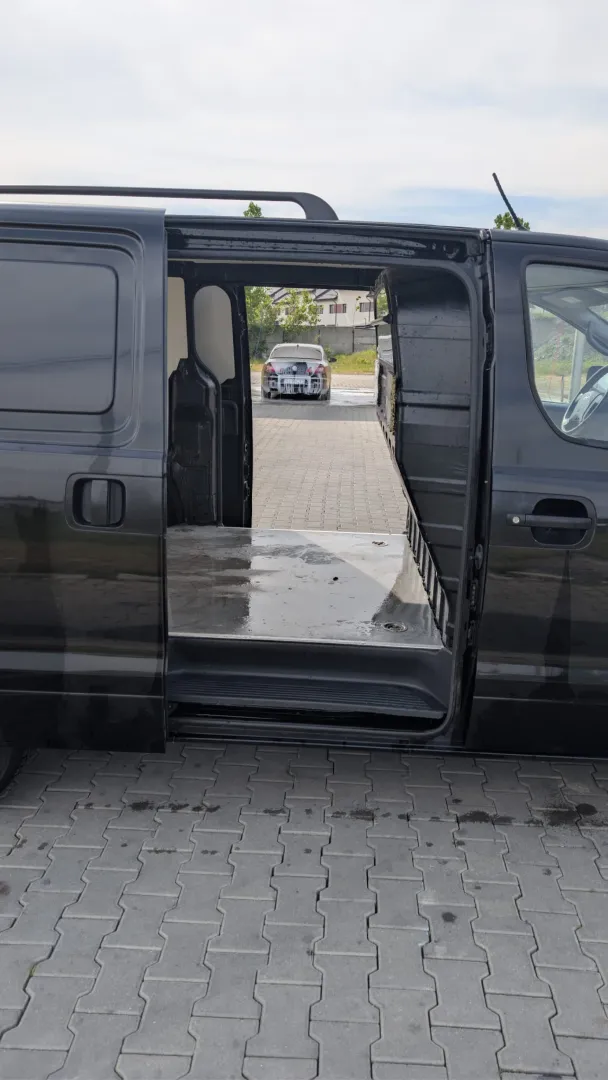 Cumpara/ Vinde online Hyundai H-1 2012 SH, la cel mai bun pret pentru tine!