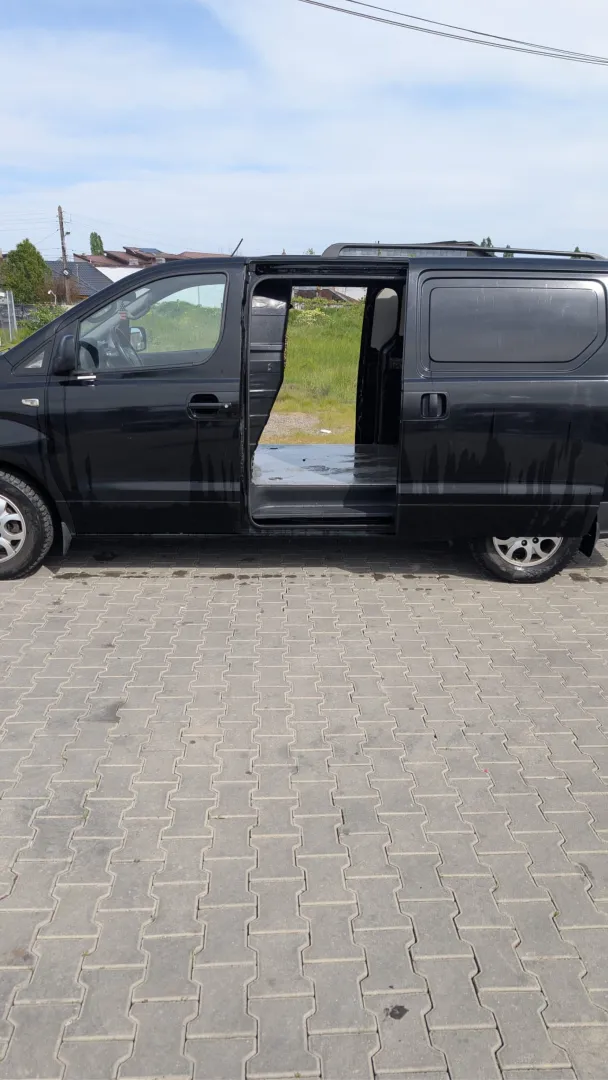 Cumpara/ Vinde online Hyundai H-1 2012 SH, la cel mai bun pret pentru tine!