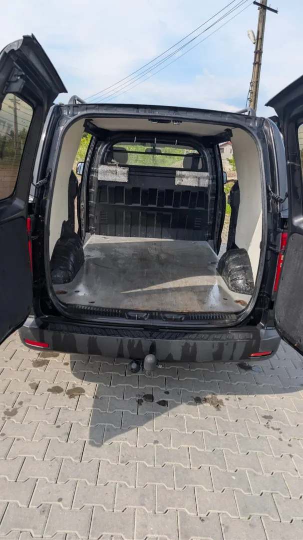Cumpara/ Vinde online Hyundai H-1 2012 SH, la cel mai bun pret pentru tine!