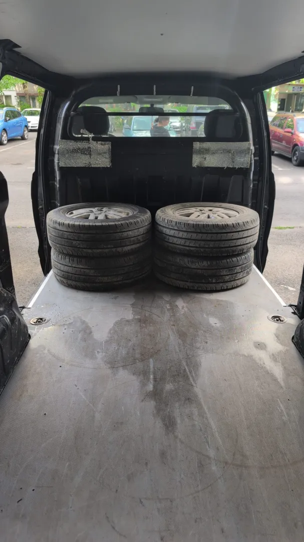 Cumpara/ Vinde online Hyundai H-1 2012 SH, la cel mai bun pret pentru tine!