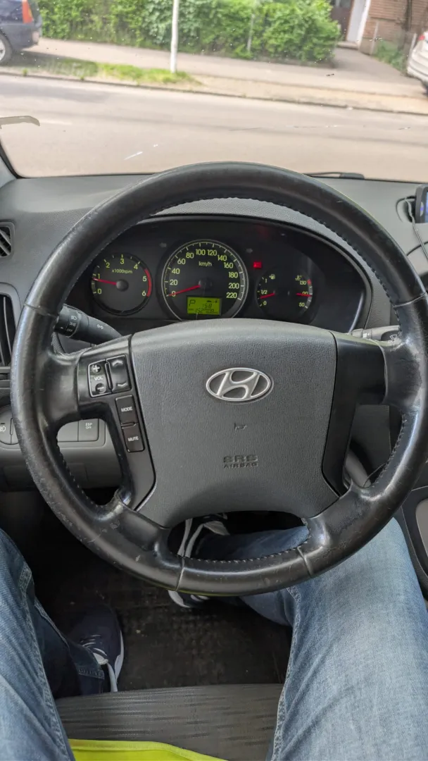 Cumpara/ Vinde online Hyundai H-1 2012 SH, la cel mai bun pret pentru tine!