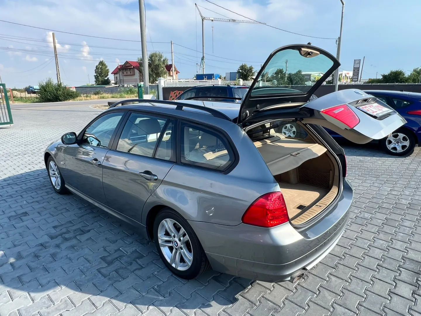 Cumpara/ Vinde online BMW 320 2009 SH, la cel mai bun pret pentru tine!