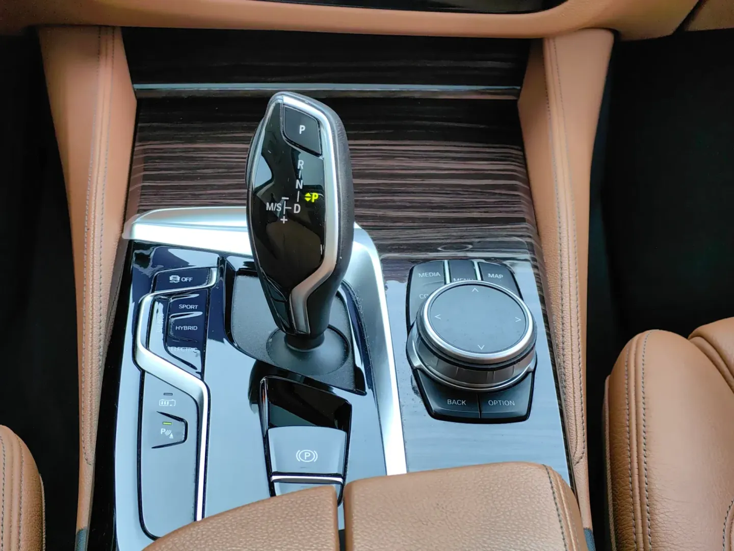 Cumpara/ Vinde online BMW 5 Series 2022 SH, la cel mai bun pret pentru tine!