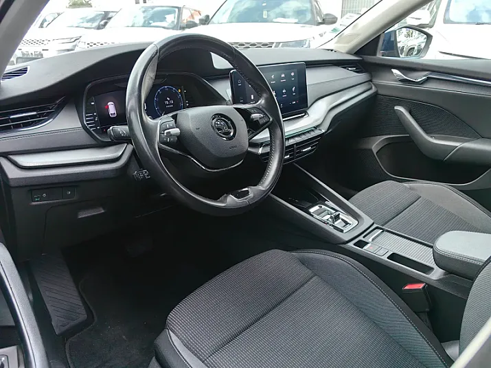 Cumpără / Vinde Skoda Octavia 2021 SH, la cel mai bun pret pentru tine!