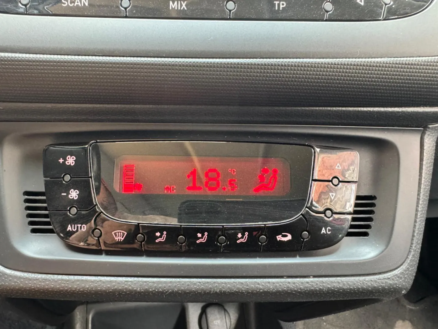 Cumpara/ Vinde online Seat Ibiza 2010 SH, la cel mai bun pret pentru tine!