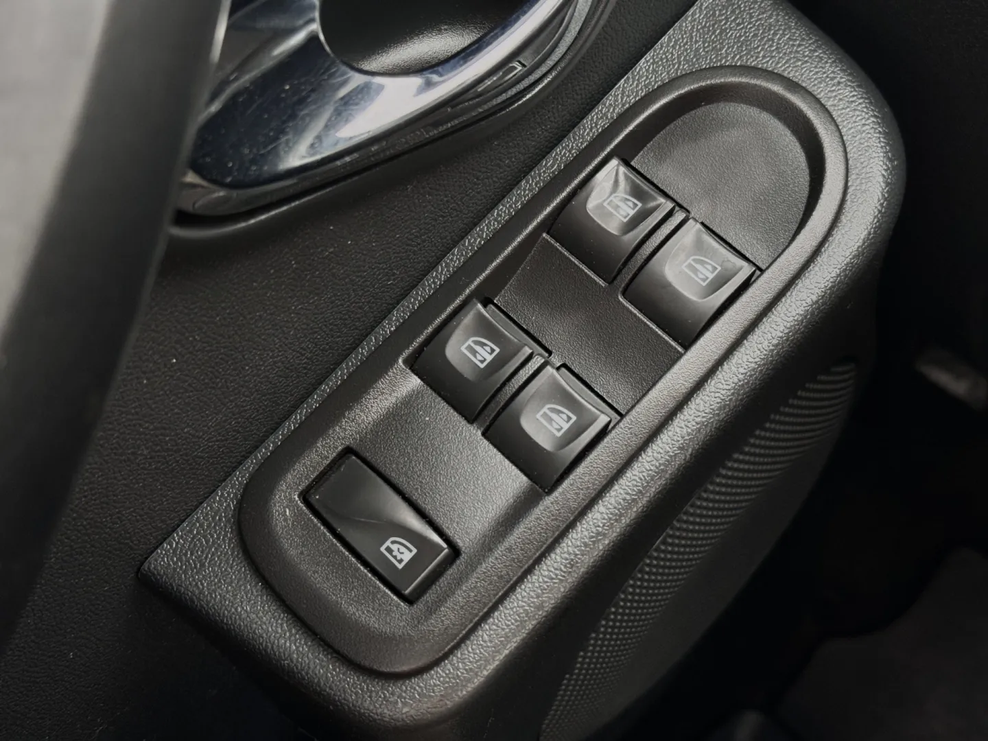 Cumpara/ Vinde online Dacia Duster 2016 SH, la cel mai bun pret pentru tine!