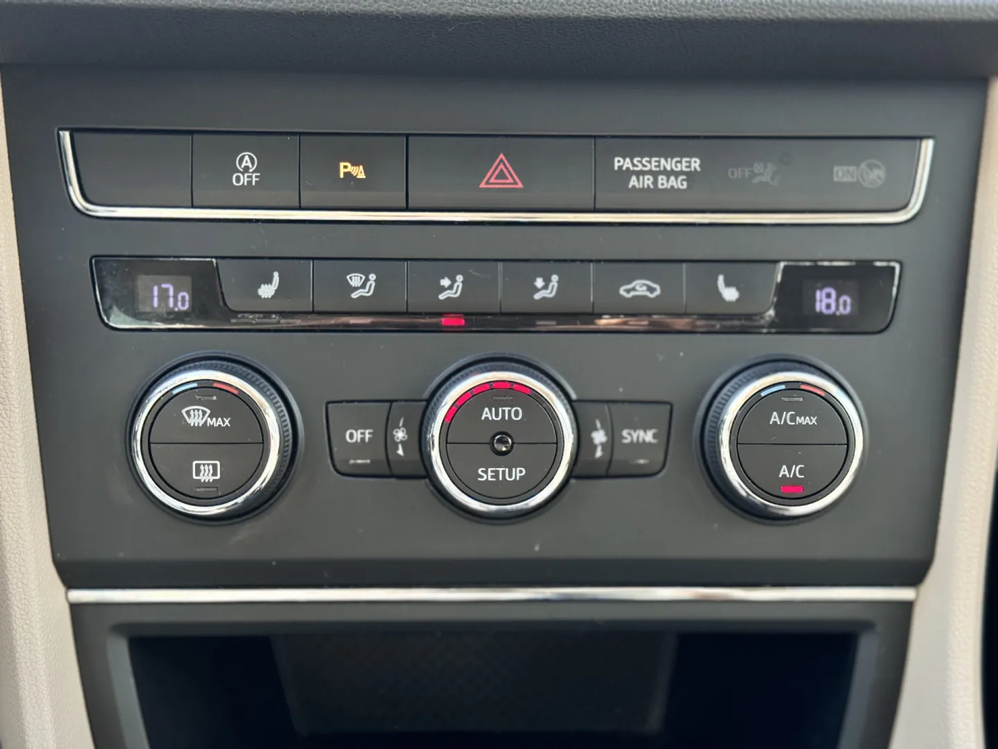 Cumpara/ Vinde online Seat Leon 2014 SH, la cel mai bun pret pentru tine!
