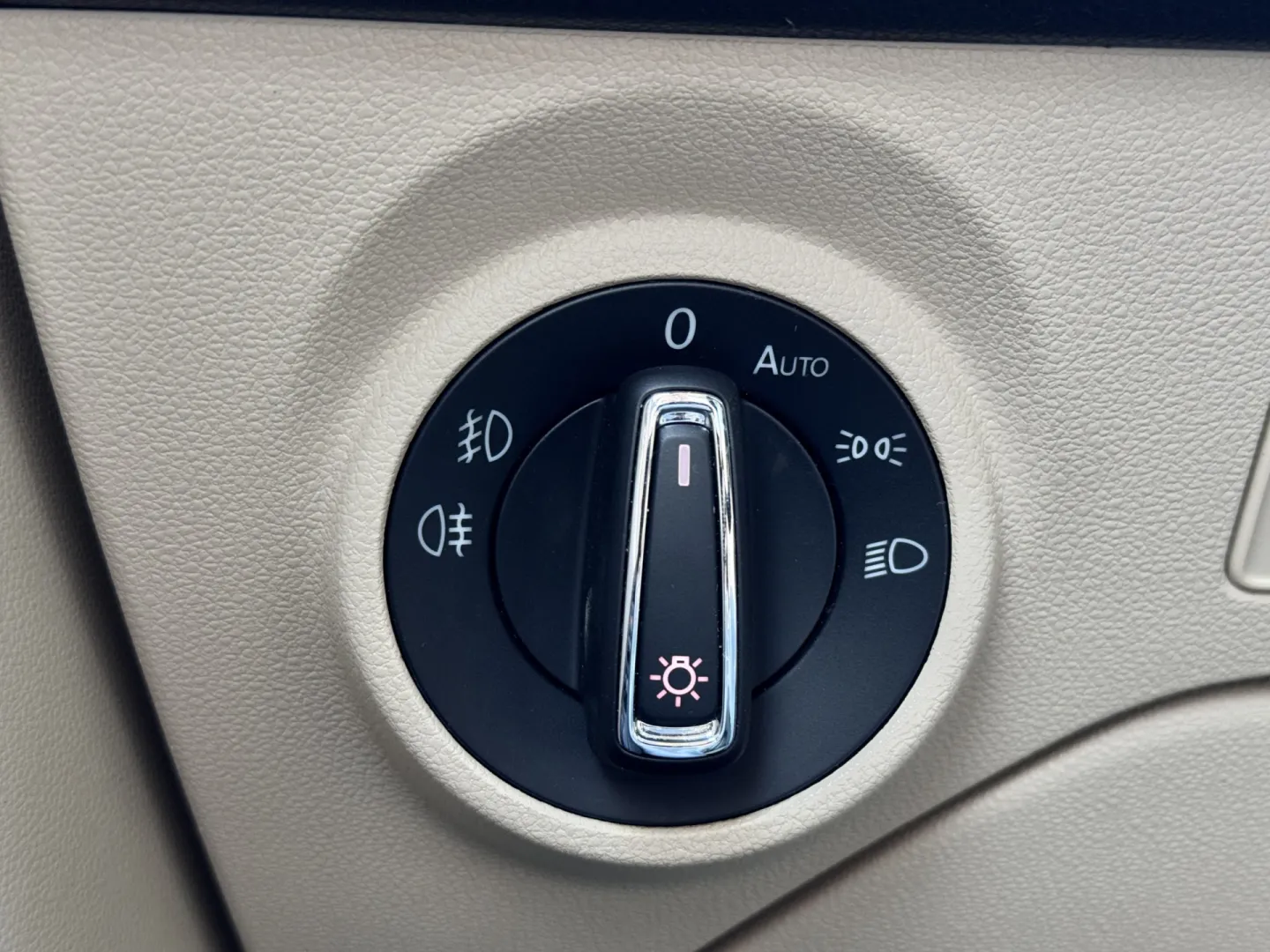 Cumpara/ Vinde online Seat Leon 2014 SH, la cel mai bun pret pentru tine!