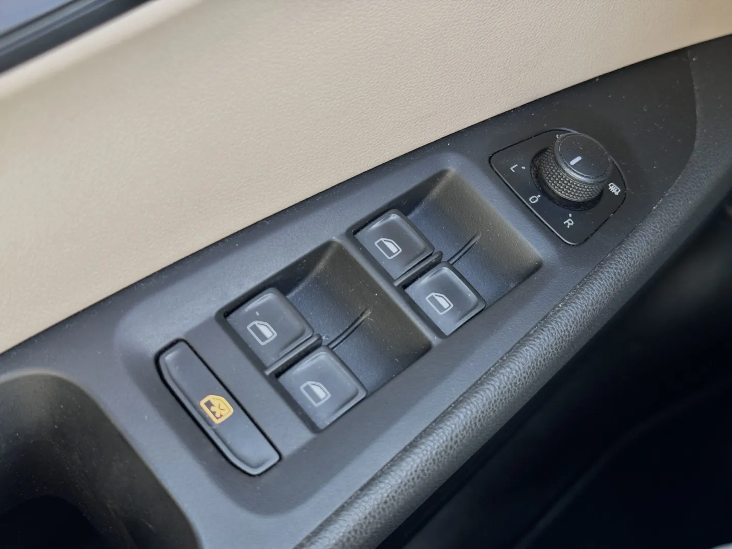 Cumpara/ Vinde online Seat Leon 2014 SH, la cel mai bun pret pentru tine!