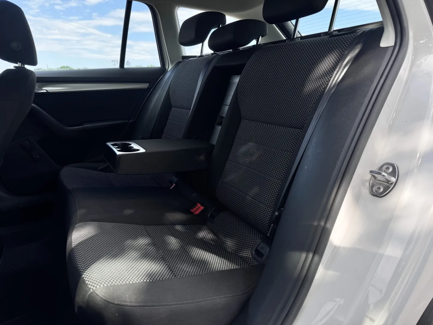 Cumpara/ Vinde online Skoda Octavia 2016 SH, la cel mai bun pret pentru tine!