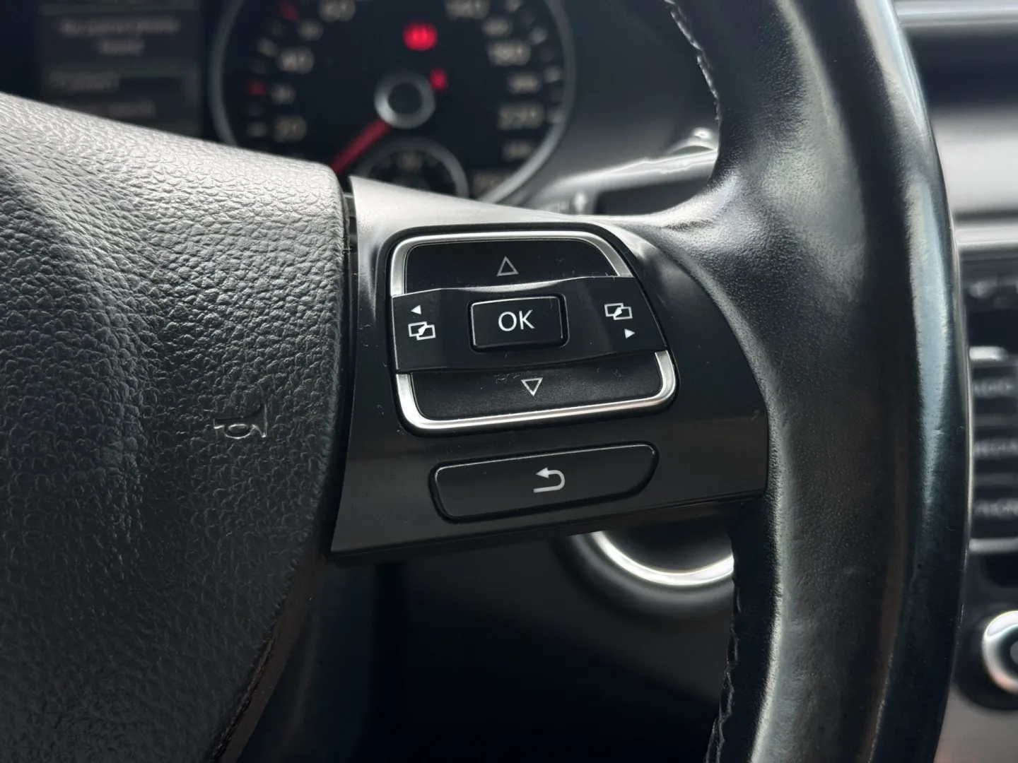 Cumpara/ Vinde online Volkswagen Passat 2010 SH, la cel mai bun pret pentru tine!