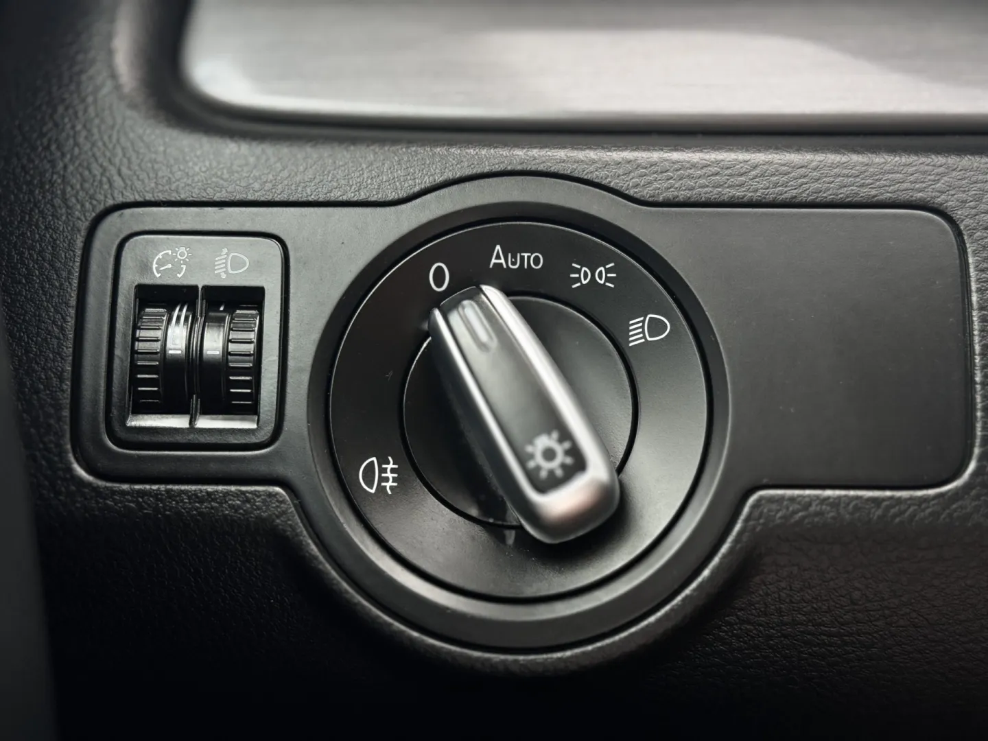 Cumpara/ Vinde online Volkswagen Passat 2010 SH, la cel mai bun pret pentru tine!
