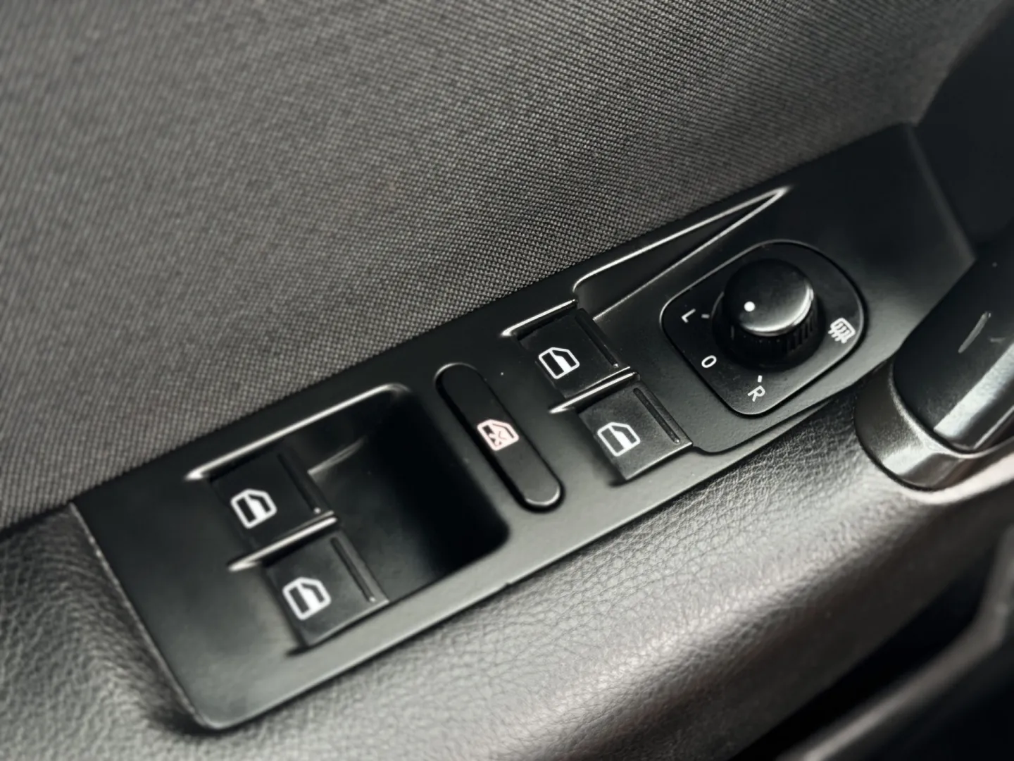 Cumpara/ Vinde online Volkswagen Passat 2010 SH, la cel mai bun pret pentru tine!