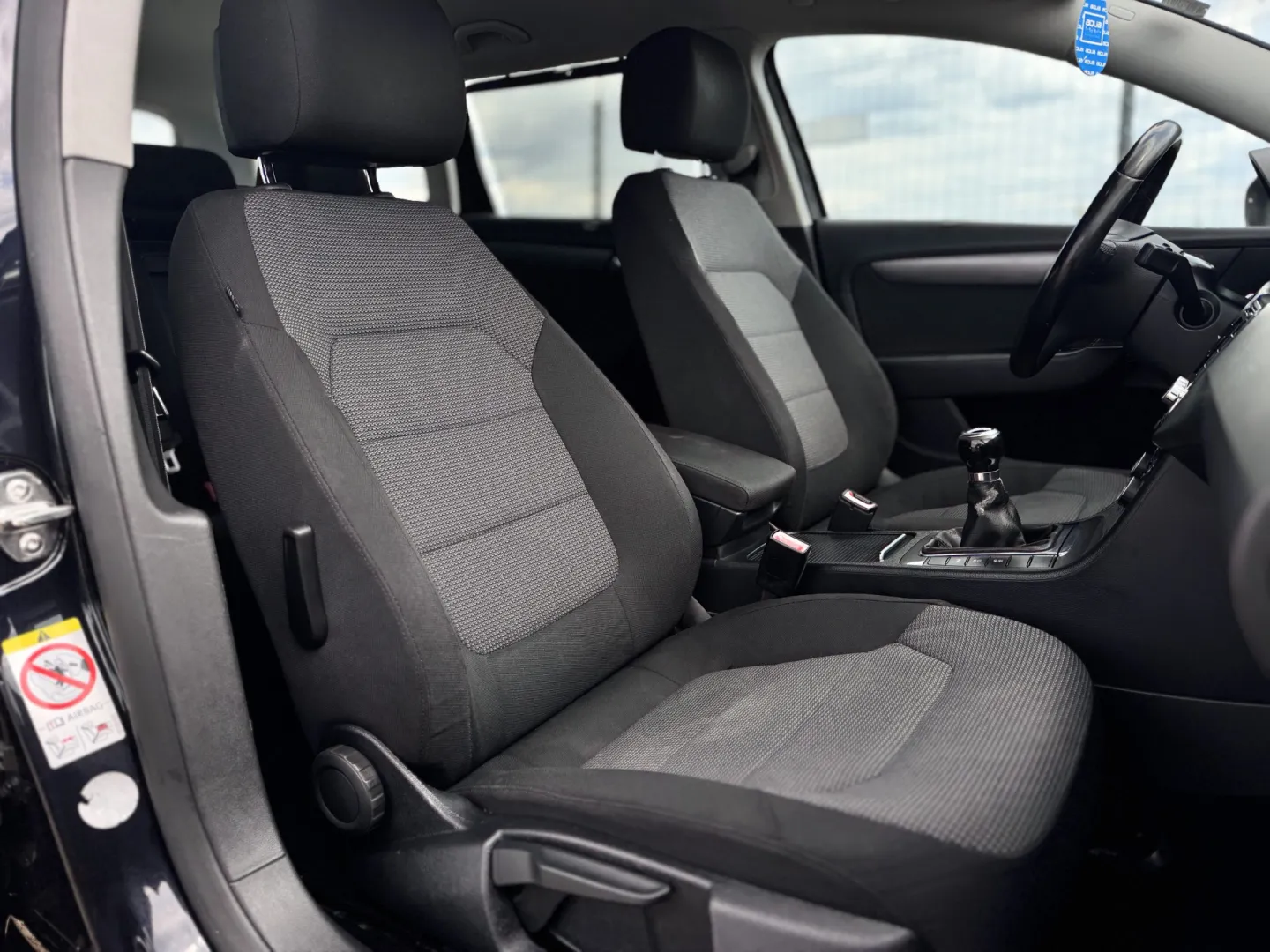 Cumpara/ Vinde online Volkswagen Passat 2010 SH, la cel mai bun pret pentru tine!