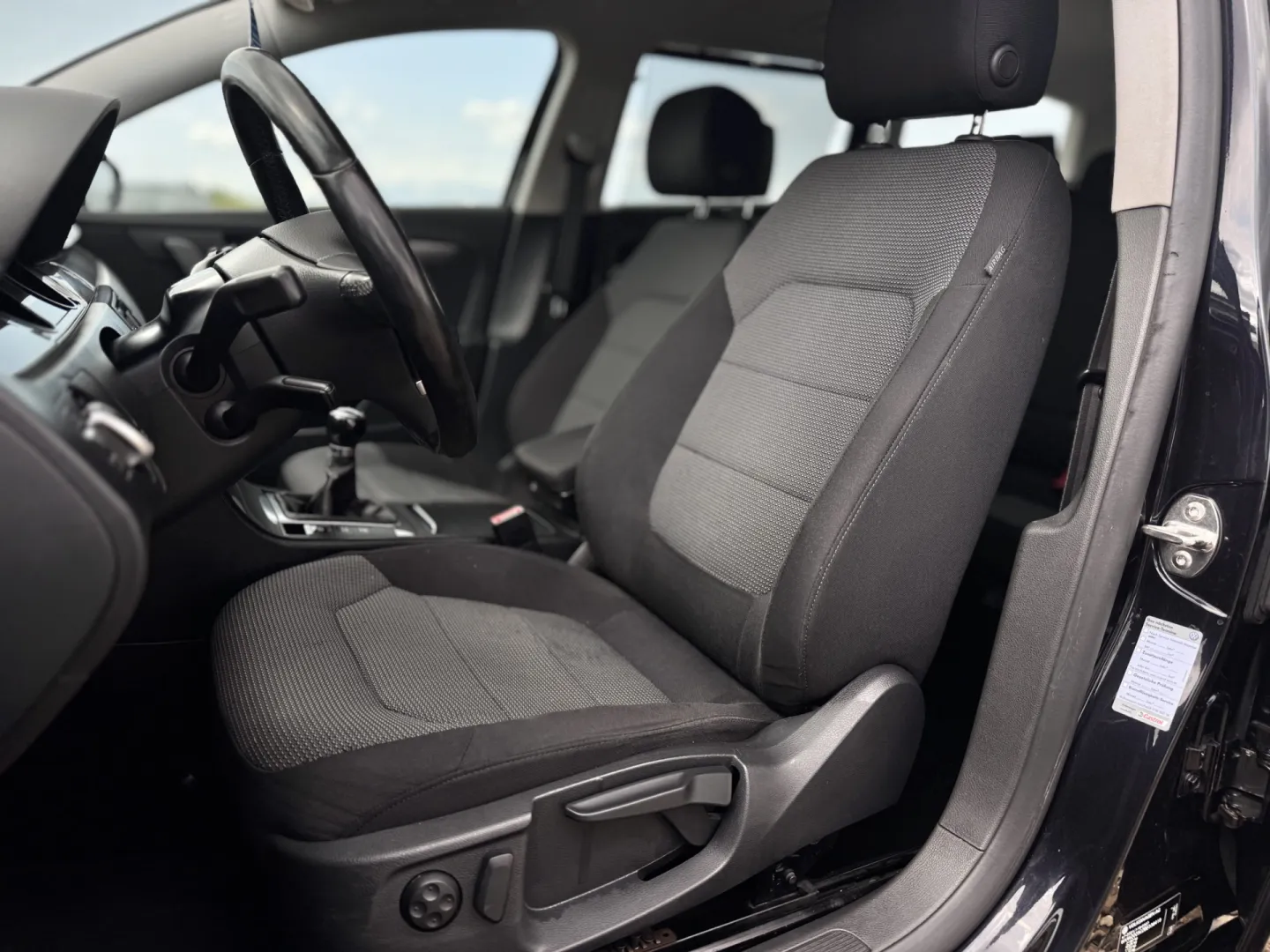 Cumpara/ Vinde online Volkswagen Passat 2010 SH, la cel mai bun pret pentru tine!