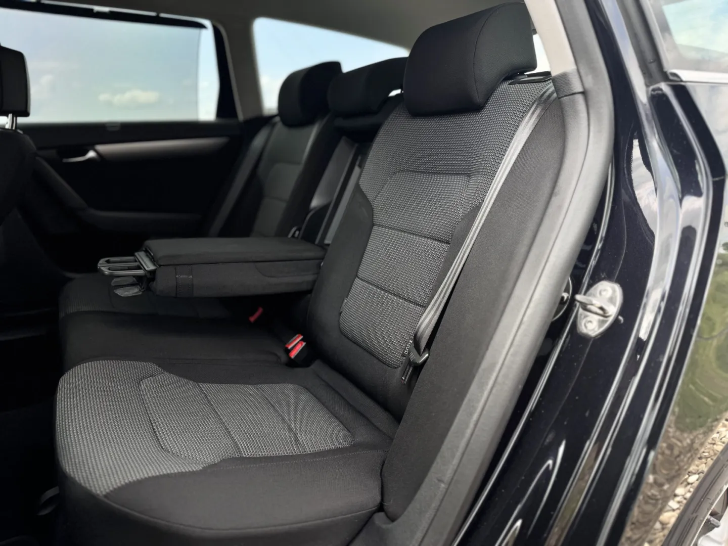 Cumpara/ Vinde online Volkswagen Passat 2010 SH, la cel mai bun pret pentru tine!