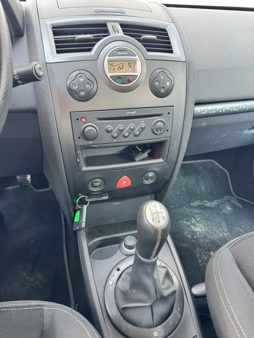 Cumpara/ Vinde online Renault  Megane 2008 SH, la cel mai bun pret pentru tine!