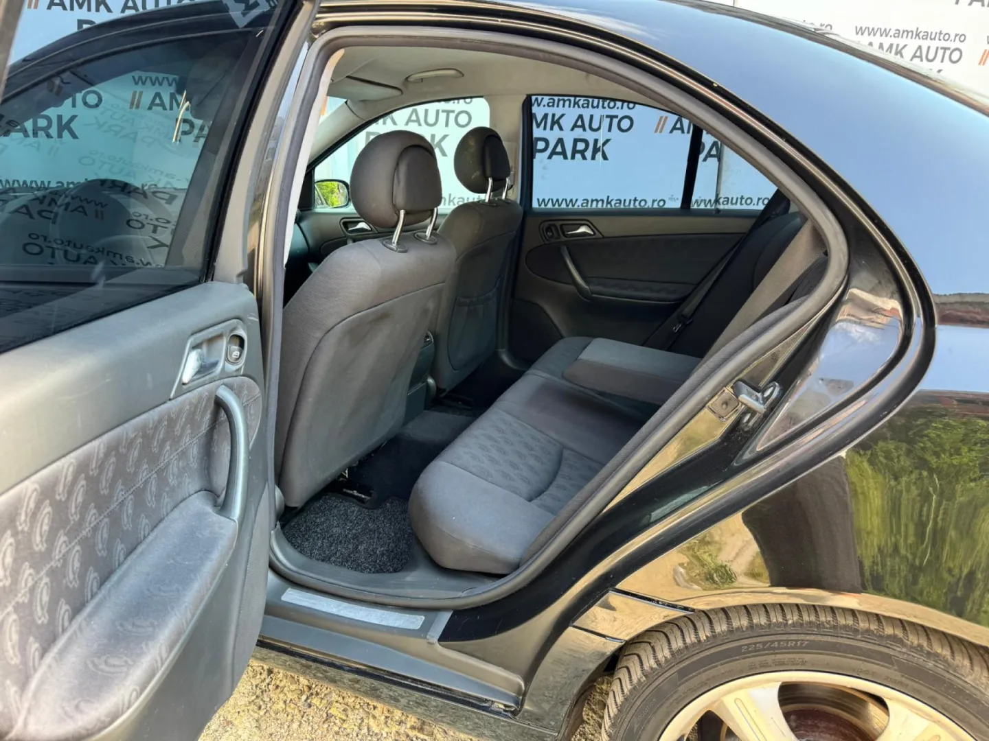 Cumpara/ Vinde online Mercedes-Benz C-Class 2000 SH, la cel mai bun pret pentru tine!