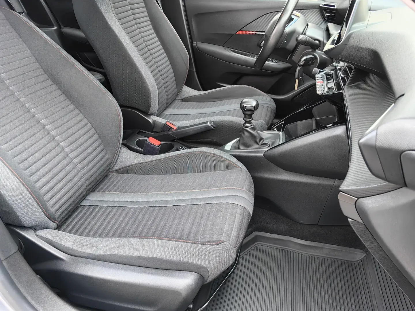 Cumpara/ Vinde online Peugeot 208 2021 SH, la cel mai bun pret pentru tine!