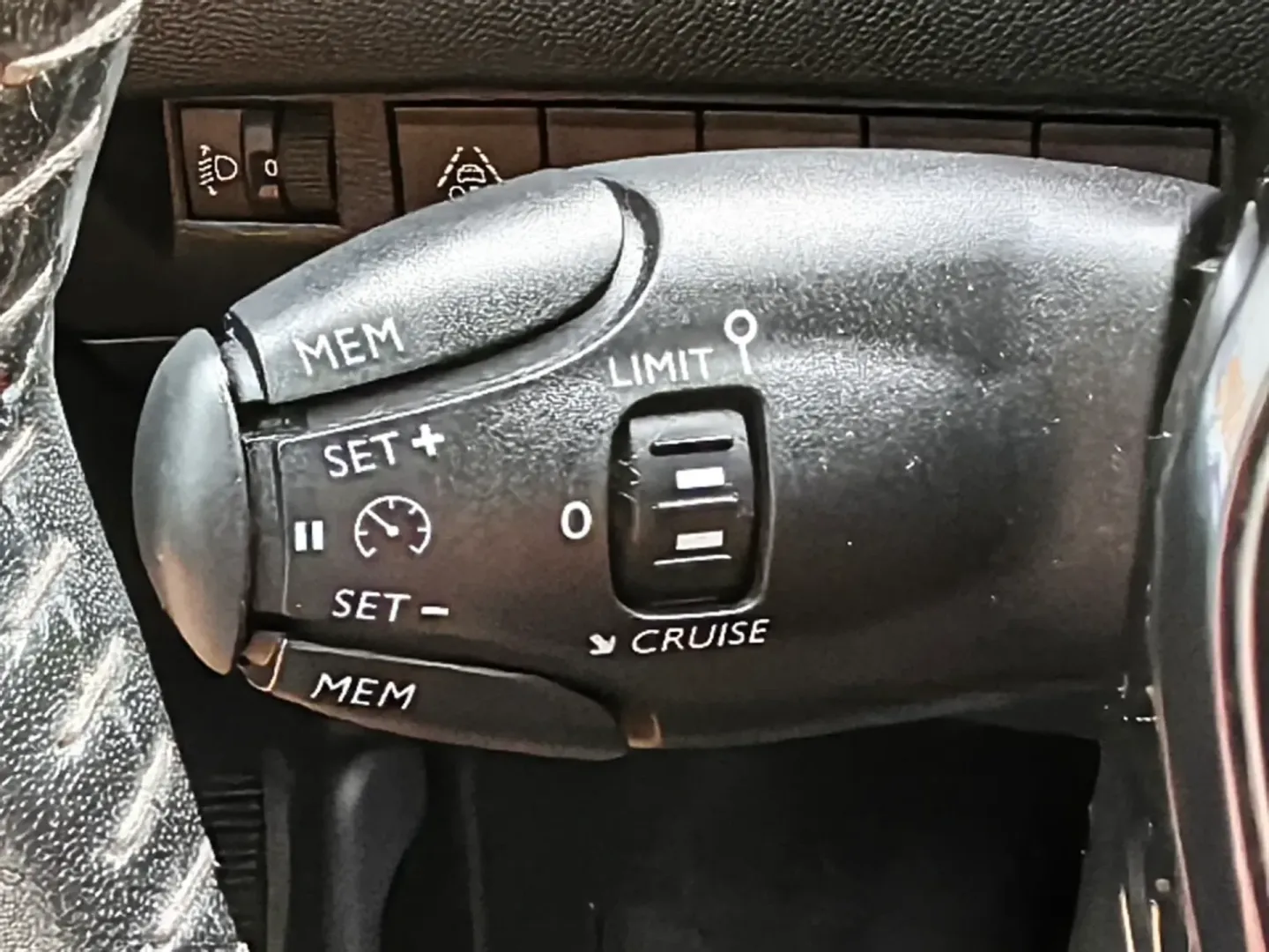 Cumpara/ Vinde online Peugeot 208 2021 SH, la cel mai bun pret pentru tine!