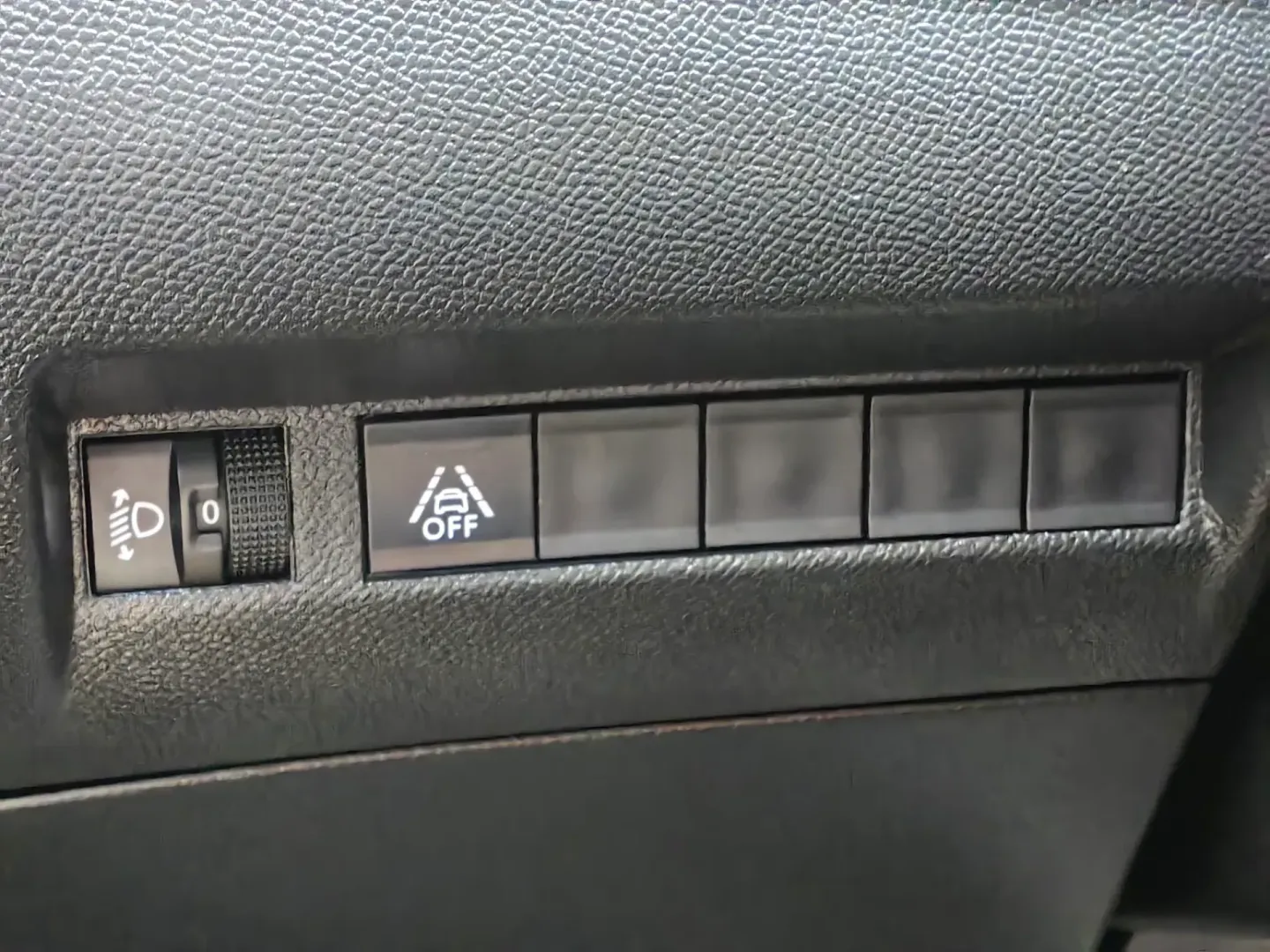 Cumpara/ Vinde online Peugeot 208 2021 SH, la cel mai bun pret pentru tine!