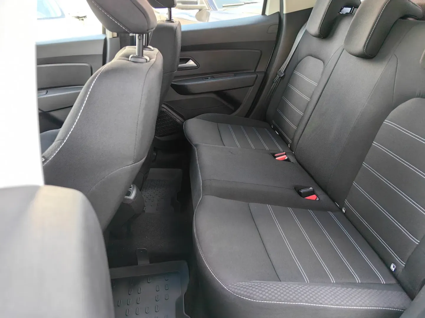 Cumpara/ Vinde online Dacia Duster 2022 SH, la cel mai bun pret pentru tine!