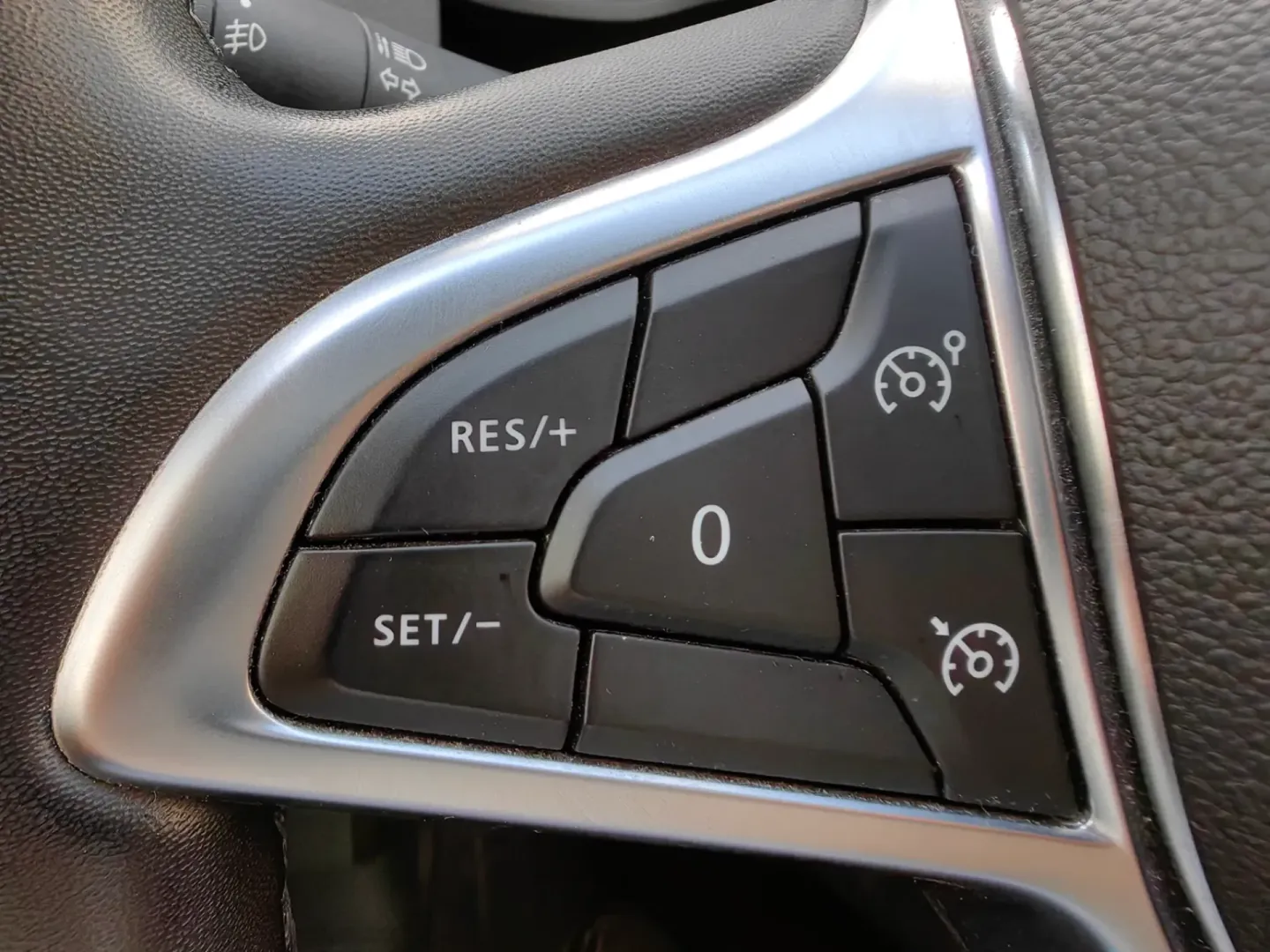 Cumpara/ Vinde online Dacia Duster 2022 SH, la cel mai bun pret pentru tine!