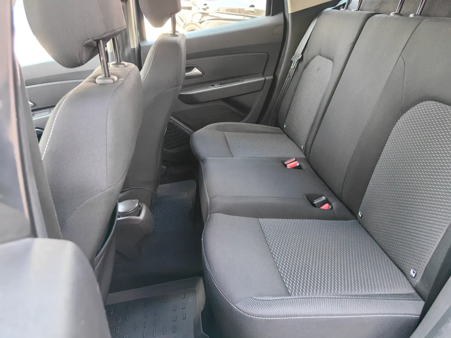 Cumpara/ Vinde online Dacia Duster 2021 SH, la cel mai bun pret pentru tine!
