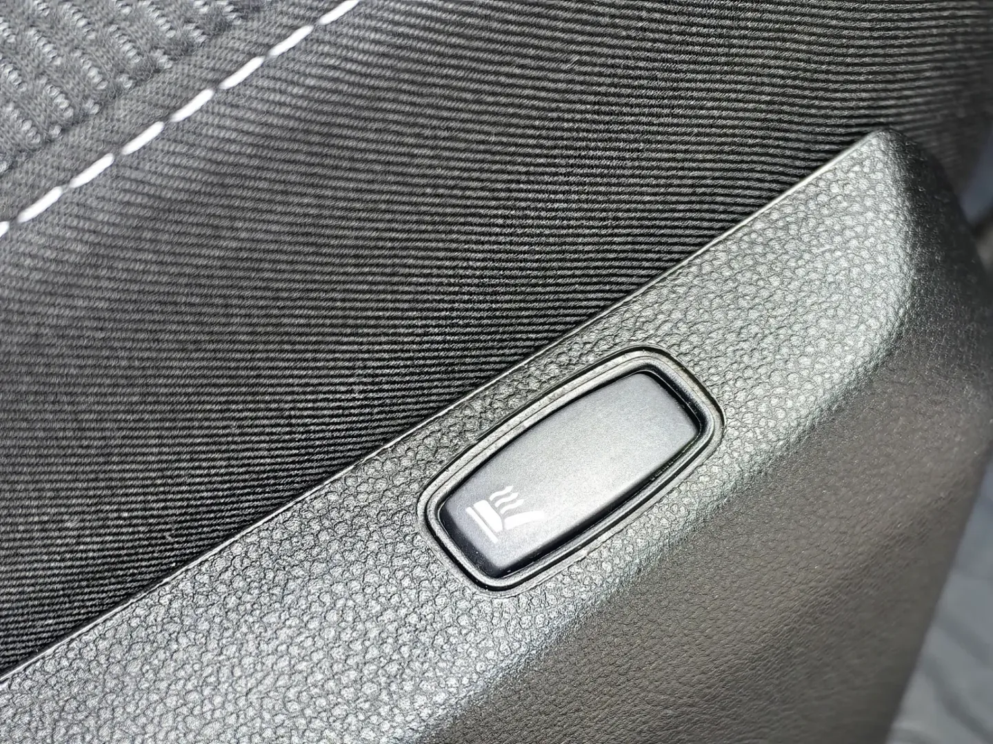 Cumpara/ Vinde online Dacia Duster 2021 SH, la cel mai bun pret pentru tine!