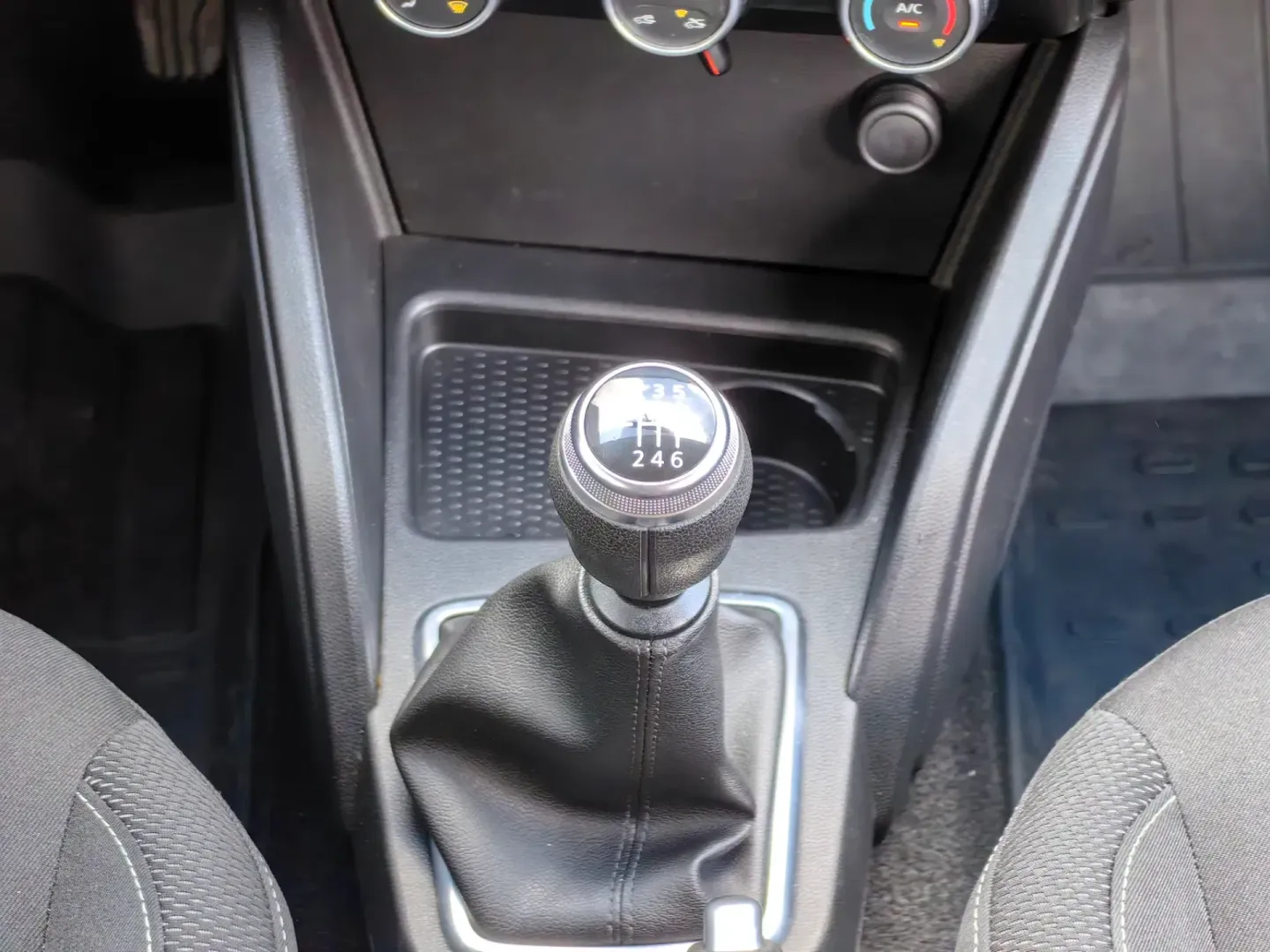 Cumpara/ Vinde online Dacia Duster 2021 SH, la cel mai bun pret pentru tine!