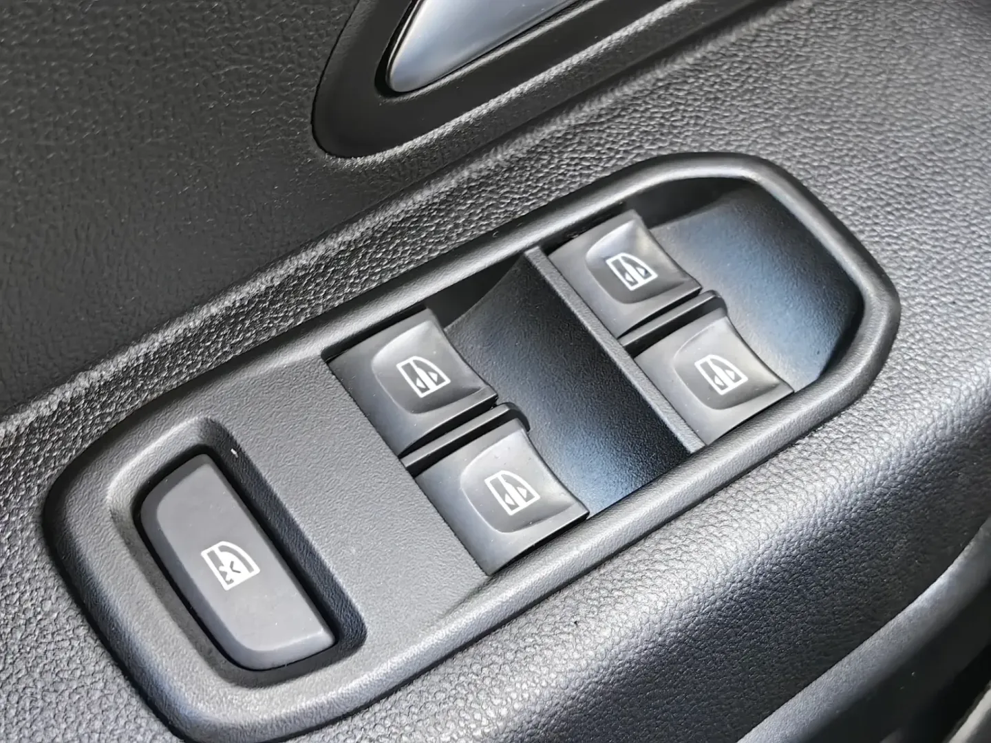 Cumpara/ Vinde online Dacia Duster 2021 SH, la cel mai bun pret pentru tine!
