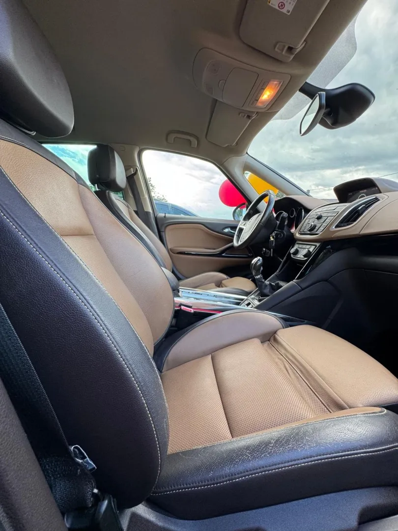 Cumpara/ Vinde online Opel Zafira 2014 SH, la cel mai bun pret pentru tine!