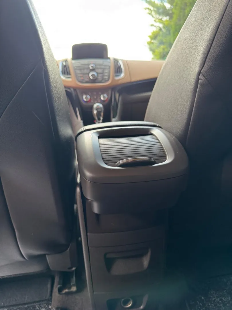 Cumpara/ Vinde online Opel Zafira 2014 SH, la cel mai bun pret pentru tine!