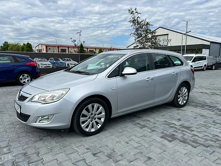Cumpără / Vinde Opel Astra 2011 SH, la cel mai bun pret pentru tine!