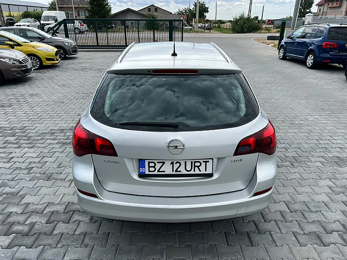 Cumpără / Vinde Opel Astra 2011 SH, la cel mai bun pret pentru tine!