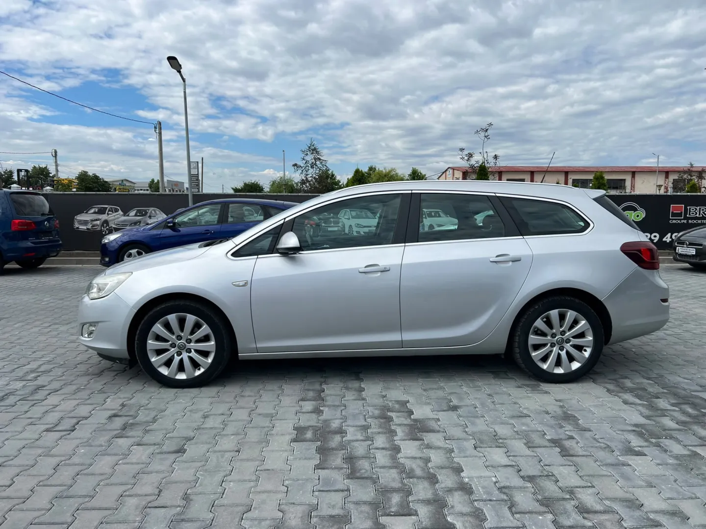 Cumpara/ Vinde online Opel Astra 2011 SH, la cel mai bun pret pentru tine!