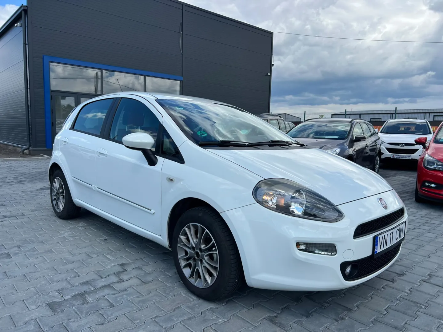 Cumpara/ Vinde online Fiat Punto 2012 SH, la cel mai bun pret pentru tine!