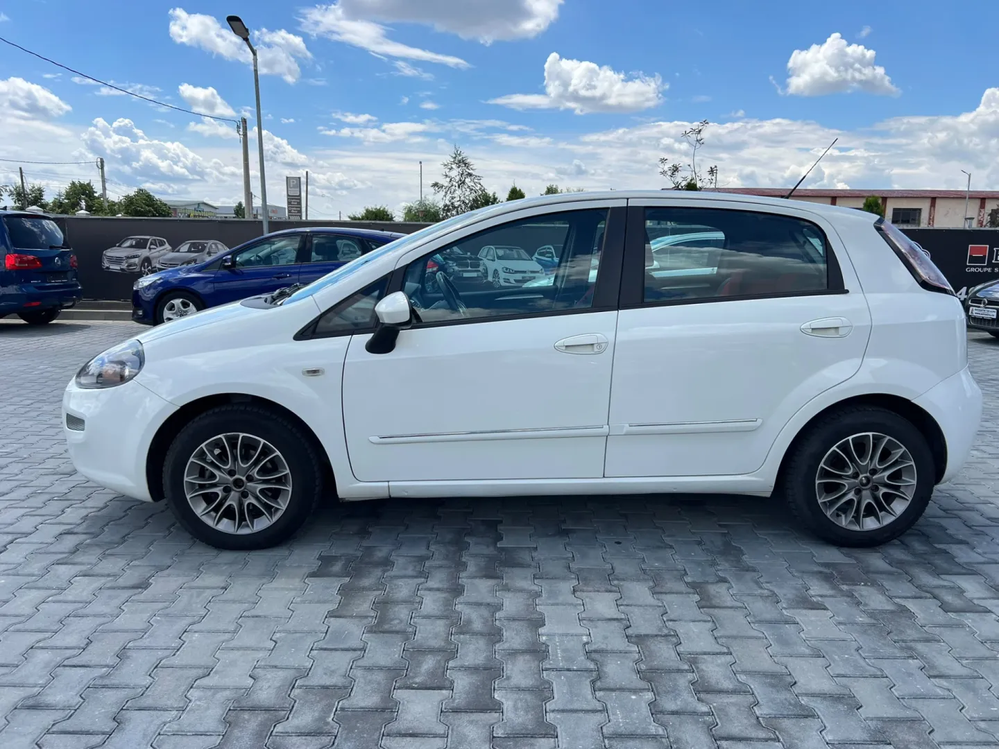 Cumpara/ Vinde online Fiat Punto 2012 SH, la cel mai bun pret pentru tine!