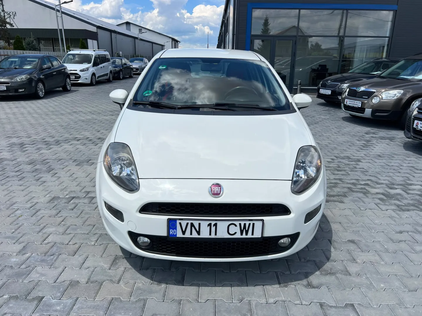 Cumpara/ Vinde online Fiat Punto 2012 SH, la cel mai bun pret pentru tine!