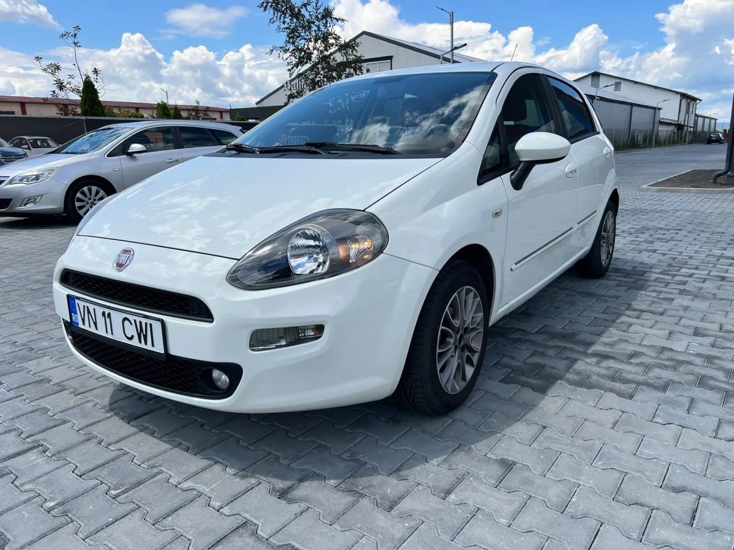 Cumpara/ Vinde online Fiat Punto 2012 SH, la cel mai bun pret pentru tine!