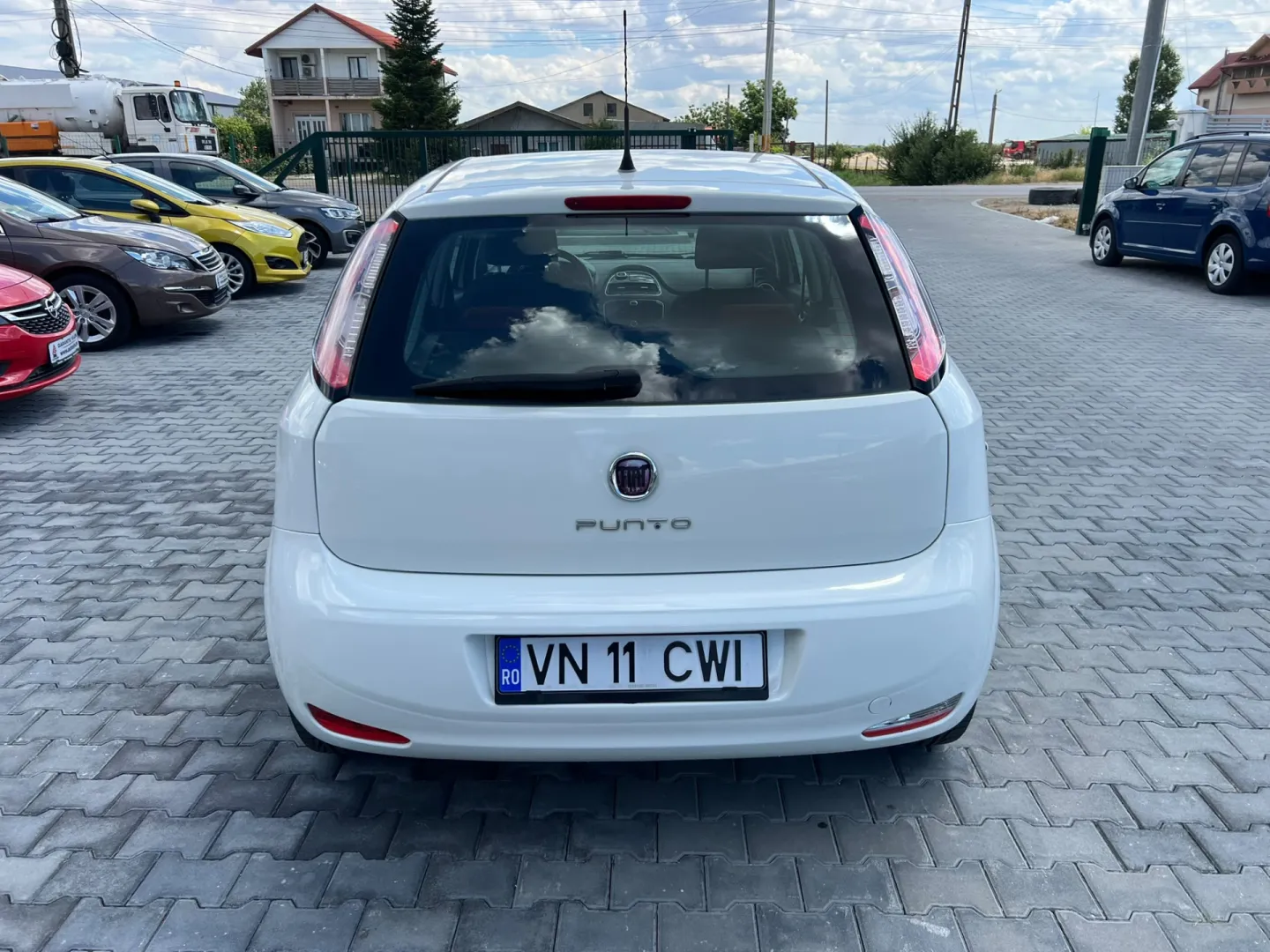 Cumpara/ Vinde online Fiat Punto 2012 SH, la cel mai bun pret pentru tine!