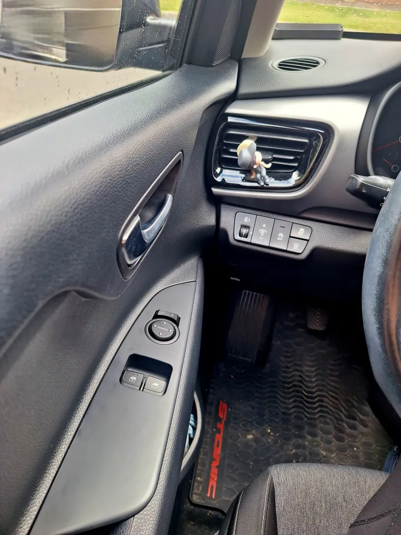 Cumpara/ Vinde online Kia Stonic 2024 SH, la cel mai bun pret pentru tine!
